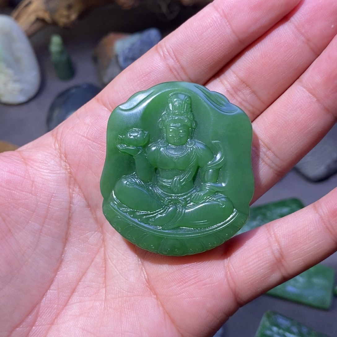 抖***瘾和田玉未镶嵌颈饰