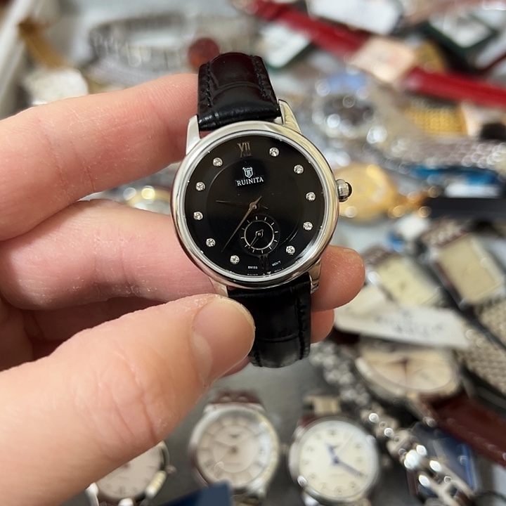 云****钢牛皮（革）钢石英机芯