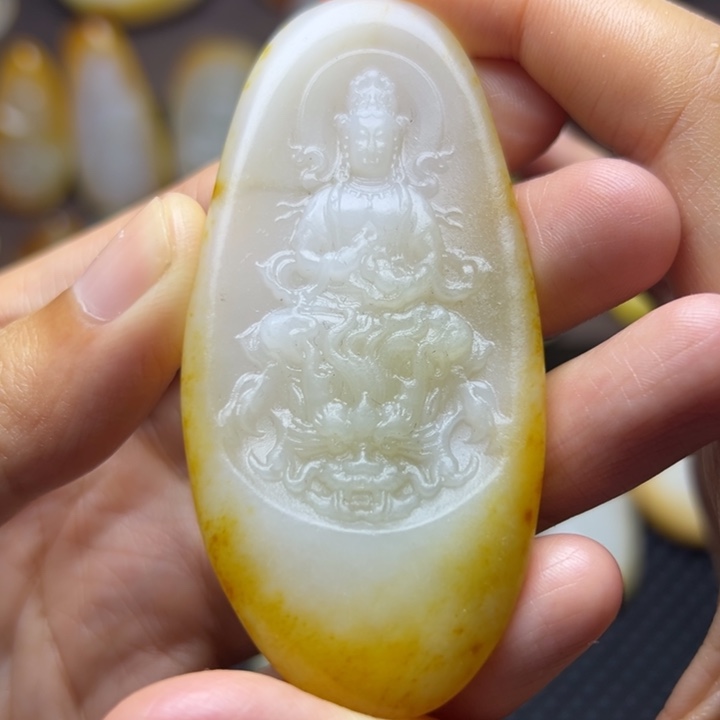 颈饰未镶嵌和田玉
