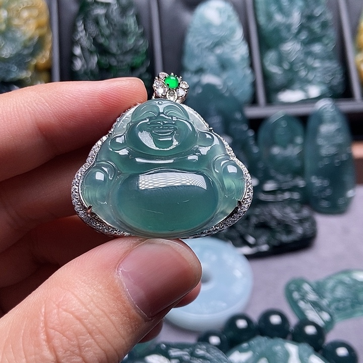 翡翠颈饰未镶嵌一***?佛公