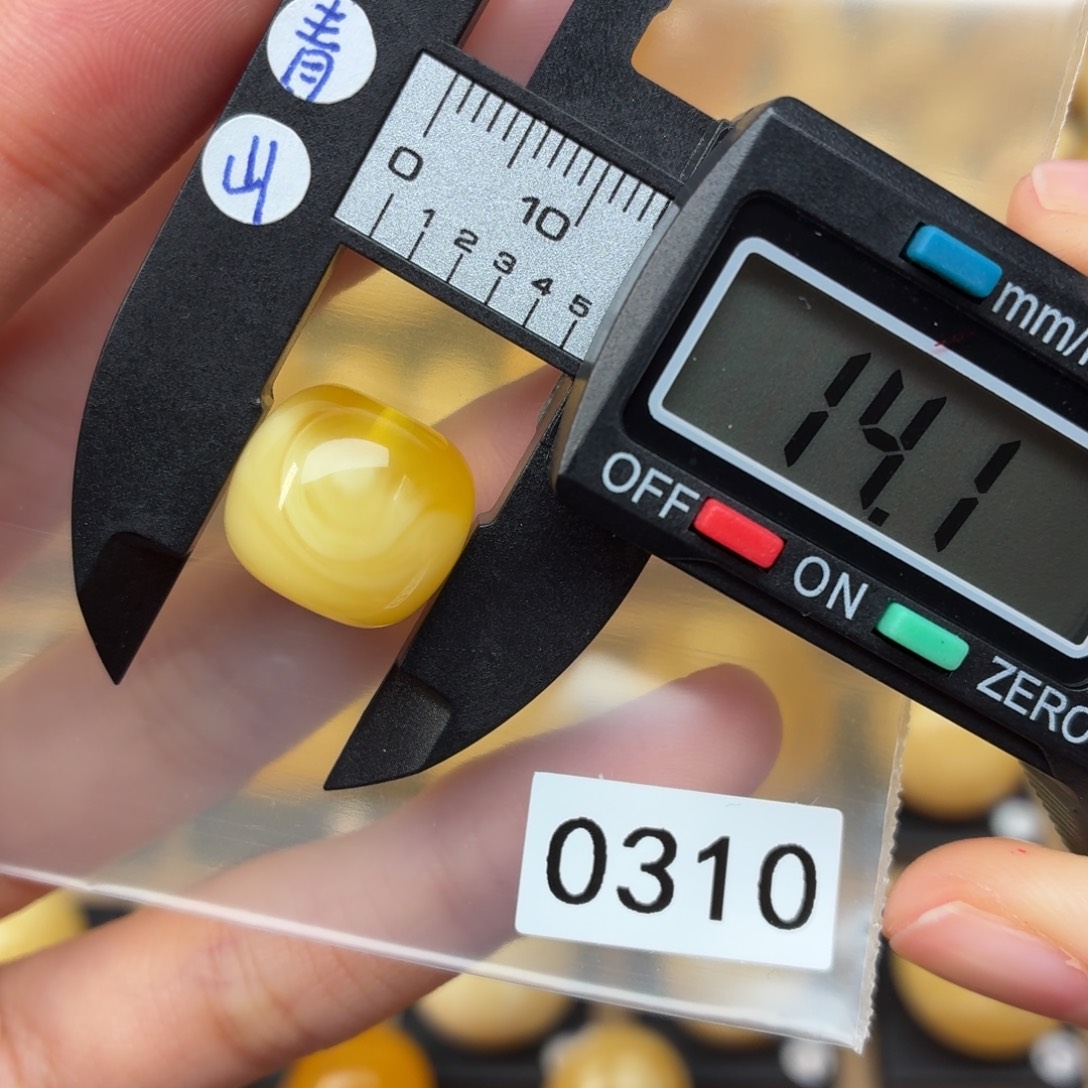 蜜蜡未镶嵌裸石蜜蜡老型拉丝纹