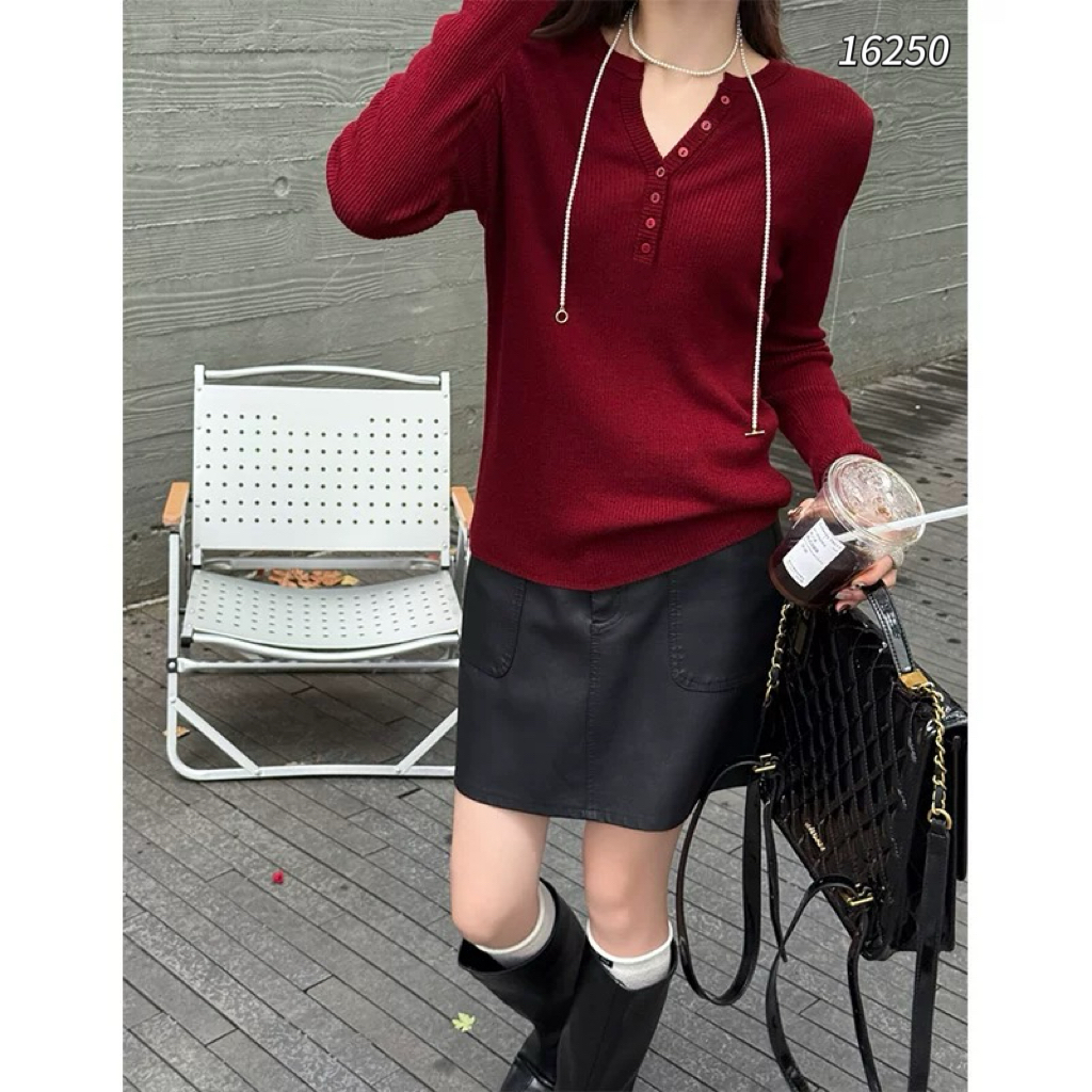 16250 WANGDAN（部分无水洗唛，介意慎拍)新款剪刀领针织长袖