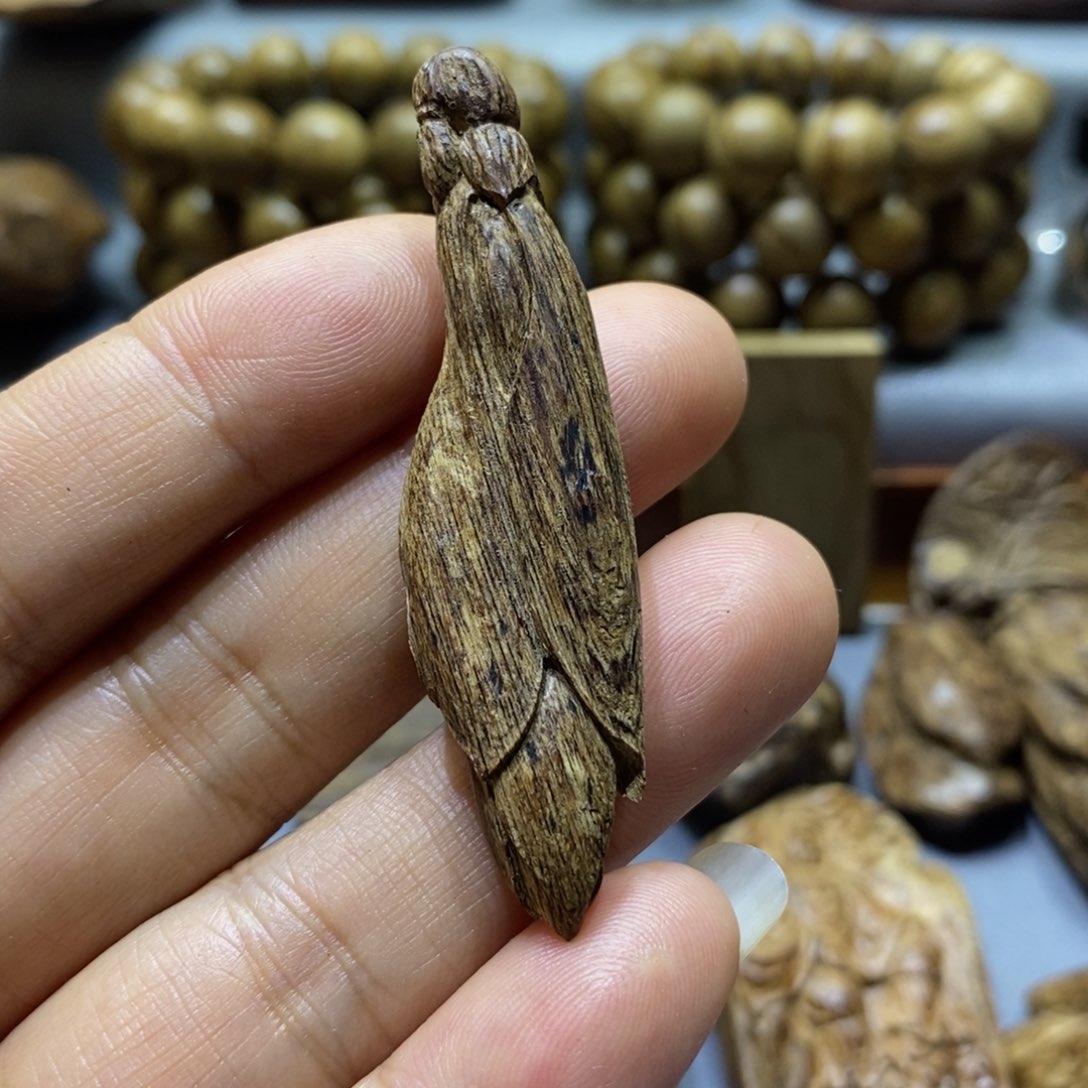 沉香木吊坠达拉干九分沉水