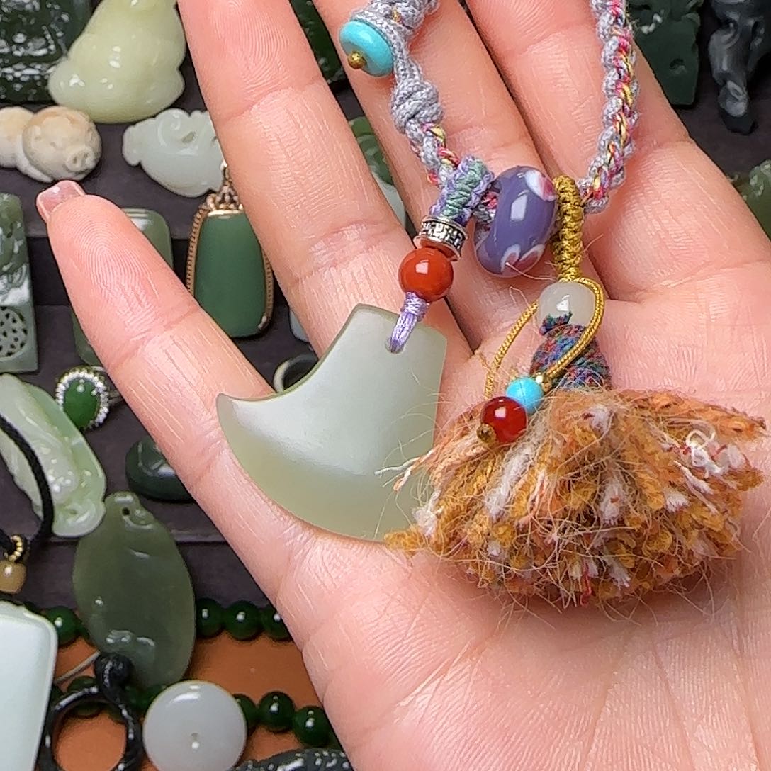 和田玉颈饰未镶嵌