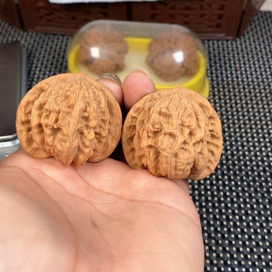 文玩核桃把件42尺霞云岭