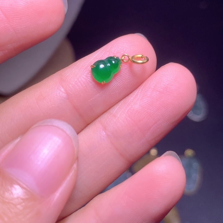 颈饰18K金镶嵌翡翠翡翠