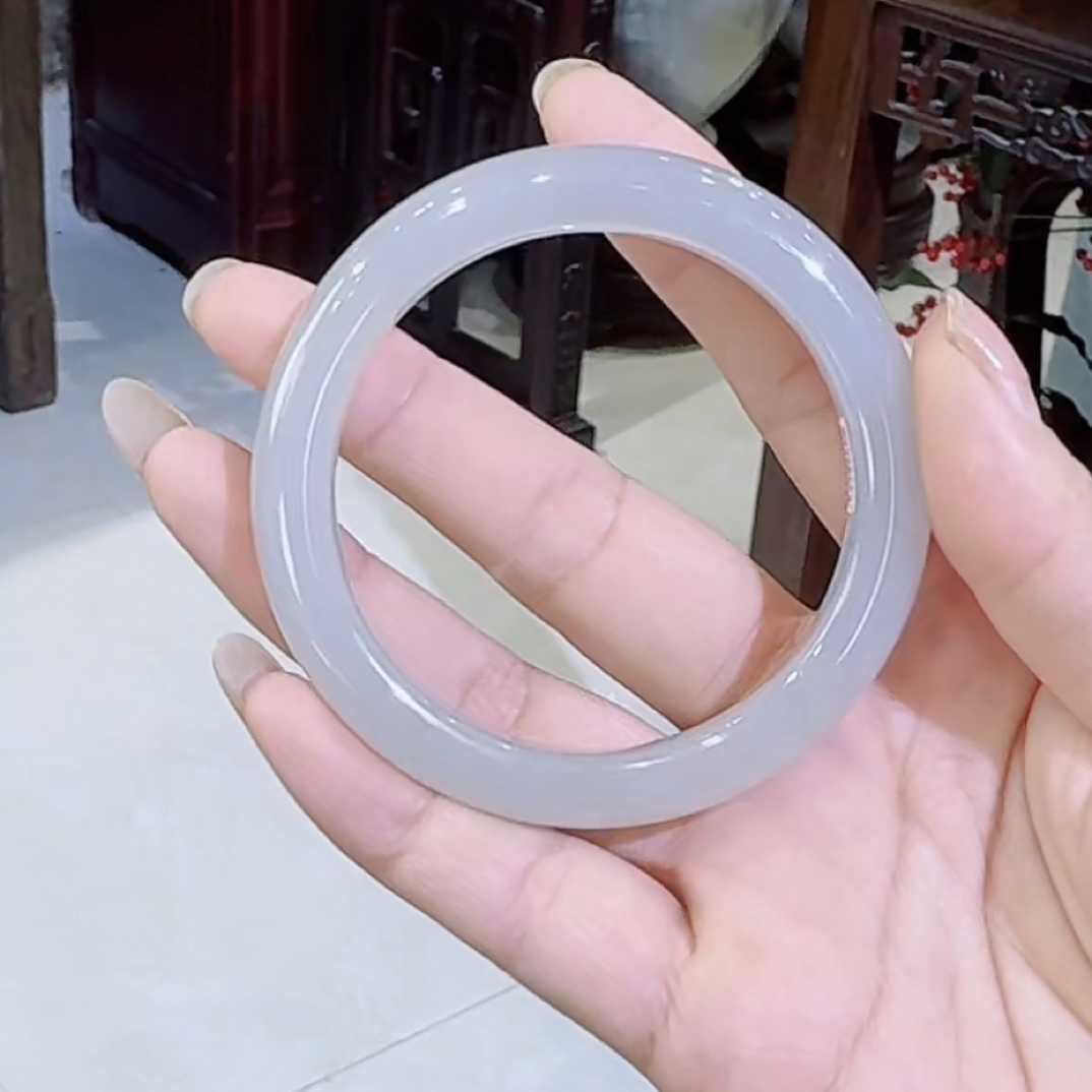 精品和田玉手镯 烟紫57