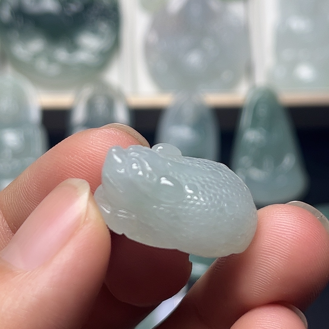 翡翠未镶嵌颈饰缅甸天然翡翠