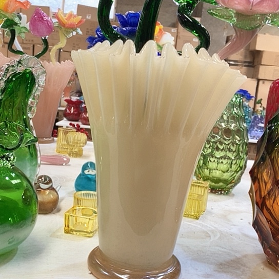 琉璃花瓶高28厘米口径18厘米