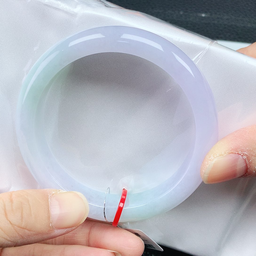 翡翠手镯未镶嵌56圈