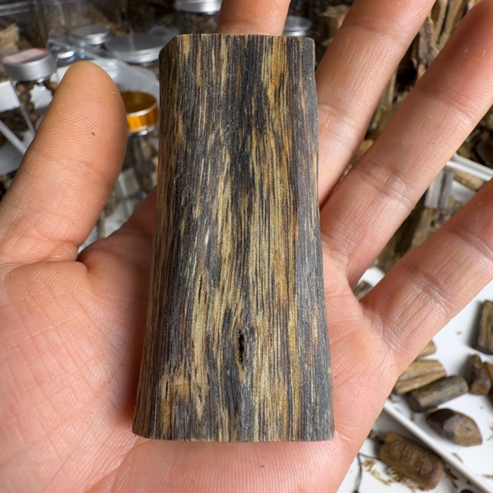 医***美沉香沉香碎屑奇楠沉香绿奇楠平安无事牌牌19.7克重一个