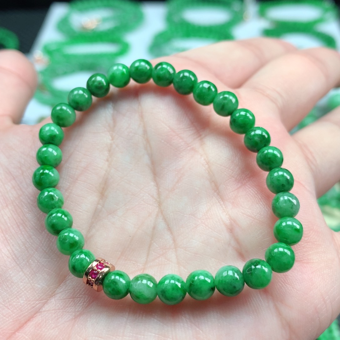 翡翠手链未镶嵌翡翠