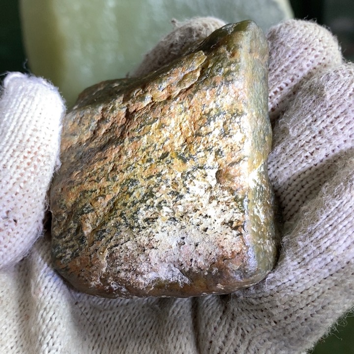 蛇纹石玉珠宝岫玉原石未镶嵌