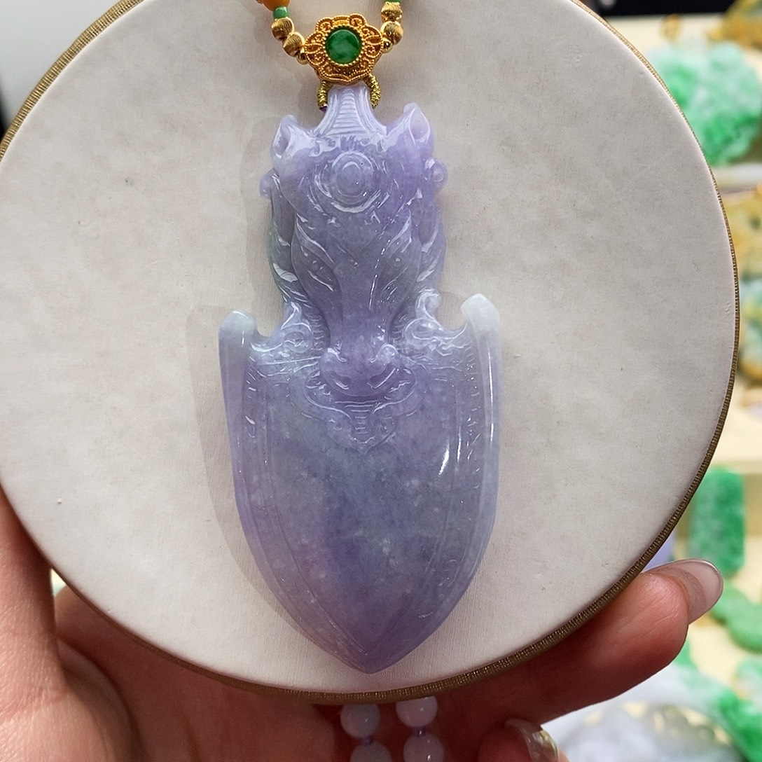 翡翠未镶嵌吊坠(赠链)