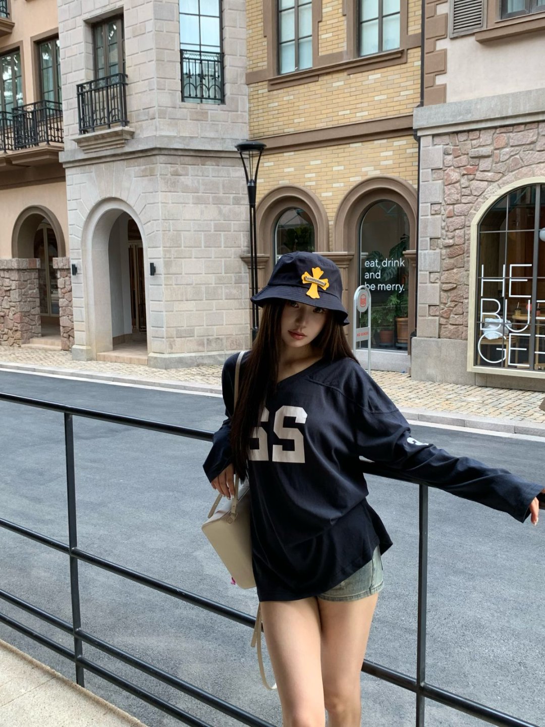 番茄妹妹Tomatosister美式雪花料早秋复古V领宽松字母印花上衣女