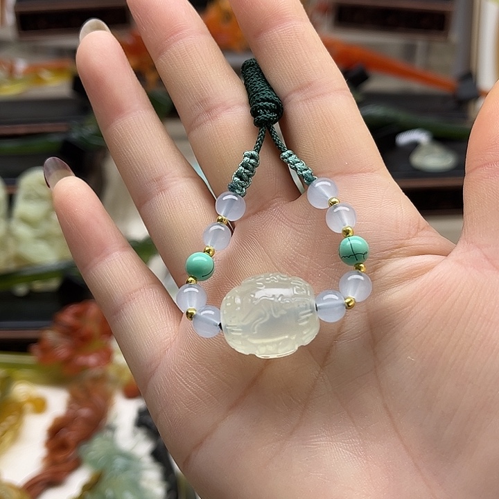 蛇纹石玉岫玉挂坠未镶嵌