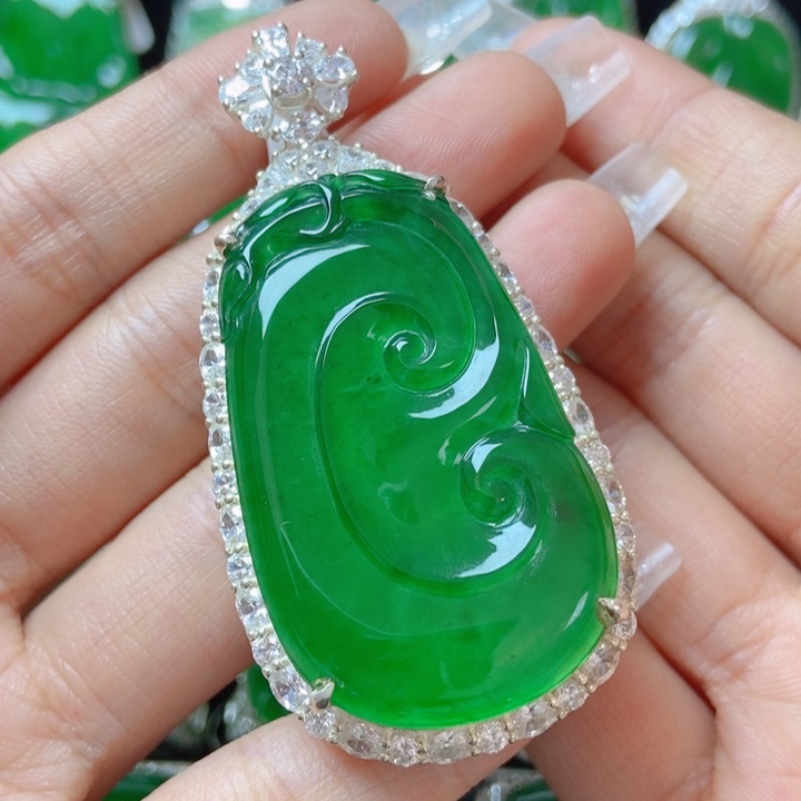 翡翠颈饰银S925镶嵌            