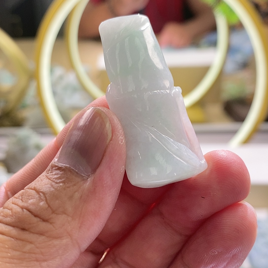 【闪购商品】翡翠颈饰未镶嵌11111111111111