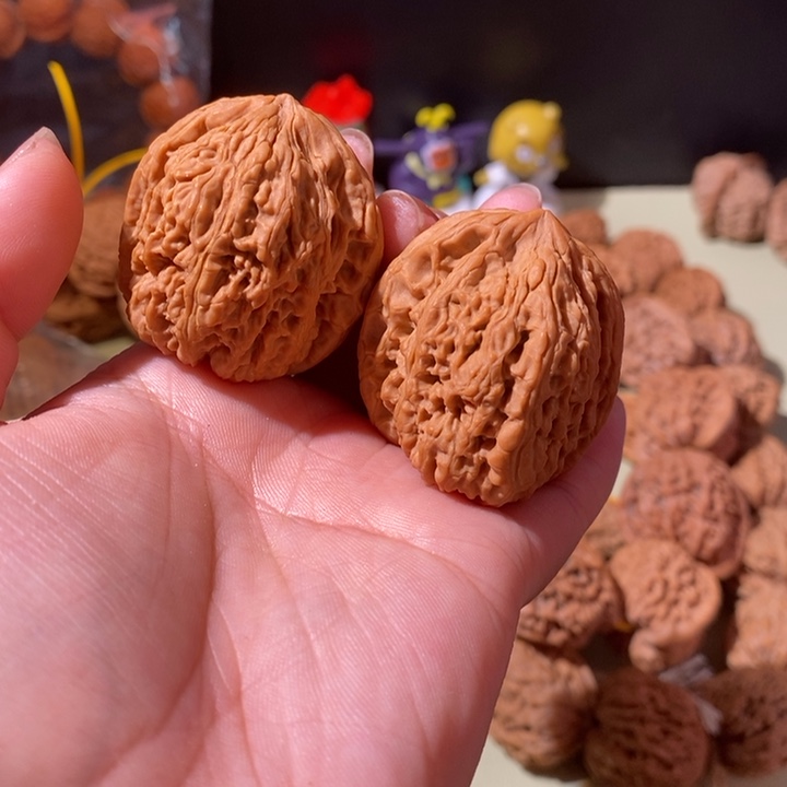 文玩核桃手串……23