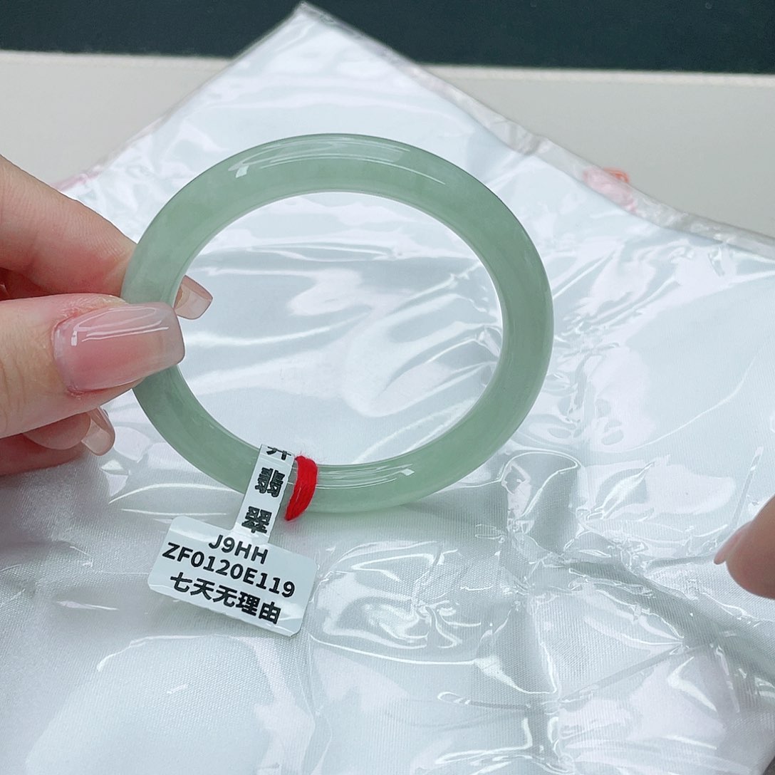 翡翠手镯未镶嵌圆53