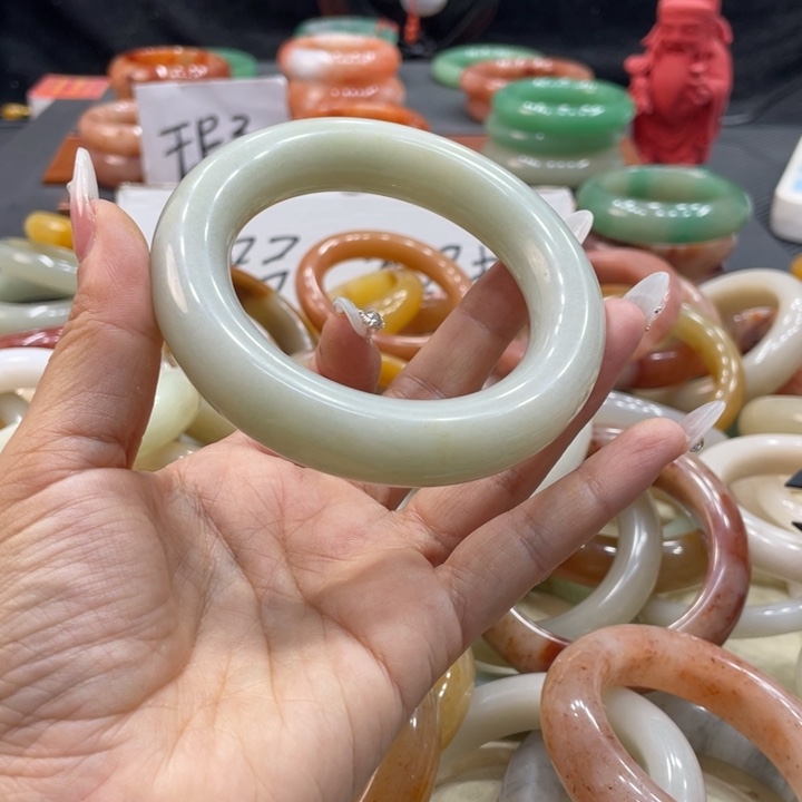 喵***e石英质玉钛钢珠宝奇石