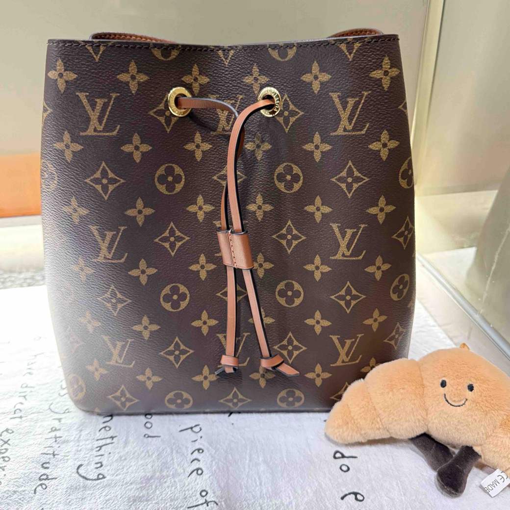 99新 LouisVuitton/路易威登 焦糖桶单肩斜挎包/1169