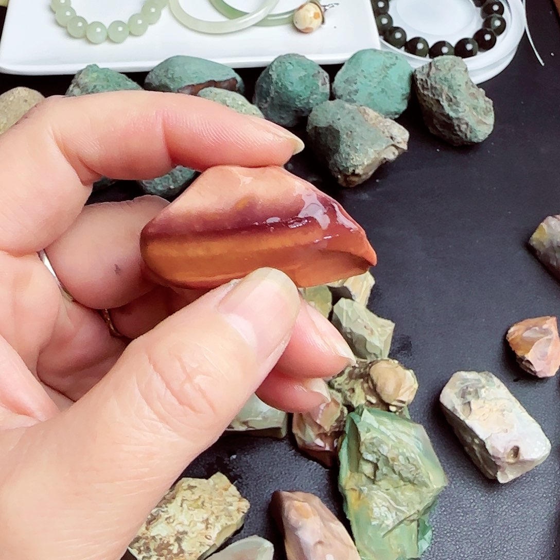 玛瑙/玉髓颈饰未镶嵌人****越