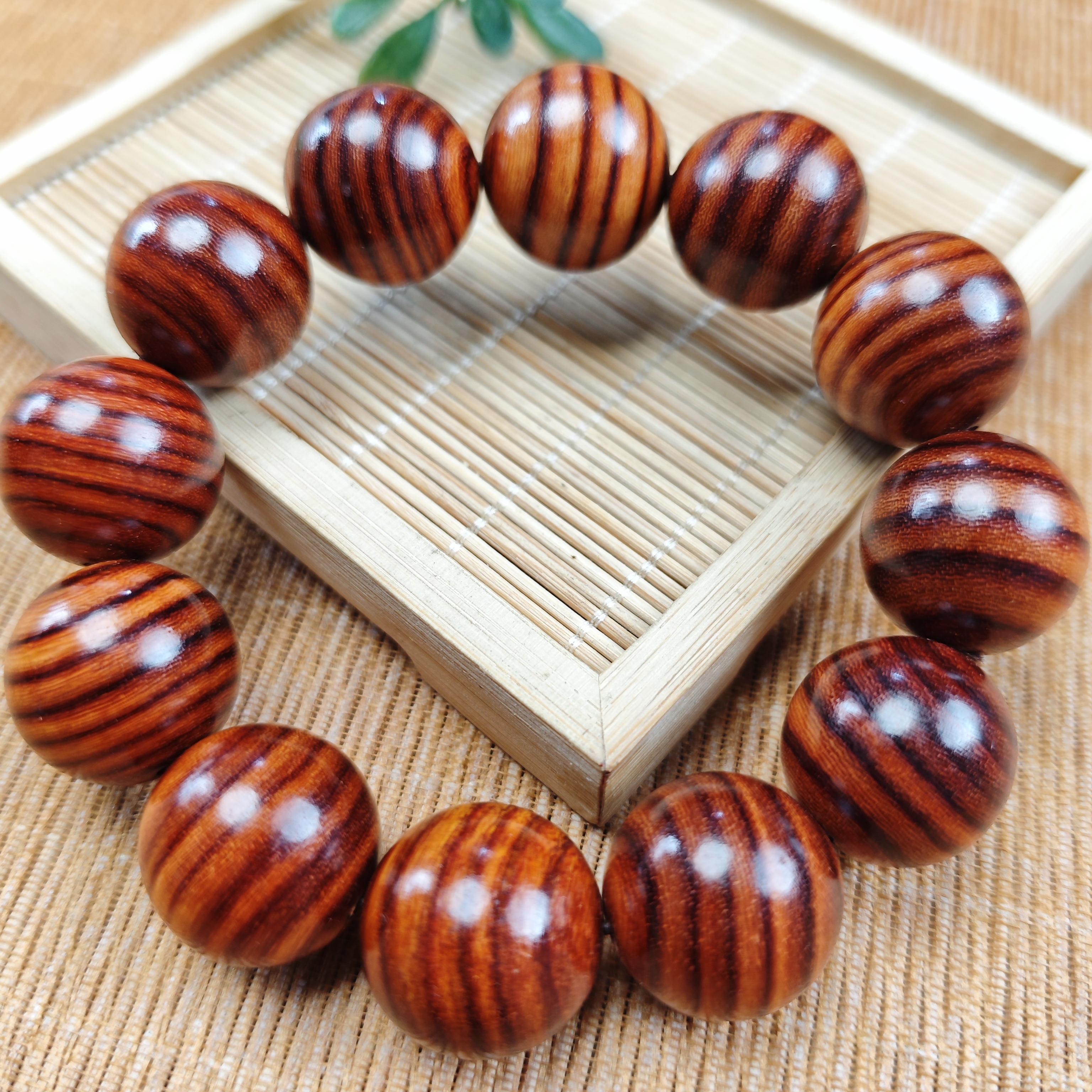 海南黄花梨虎皮纹2.0圆珠单圈A10040