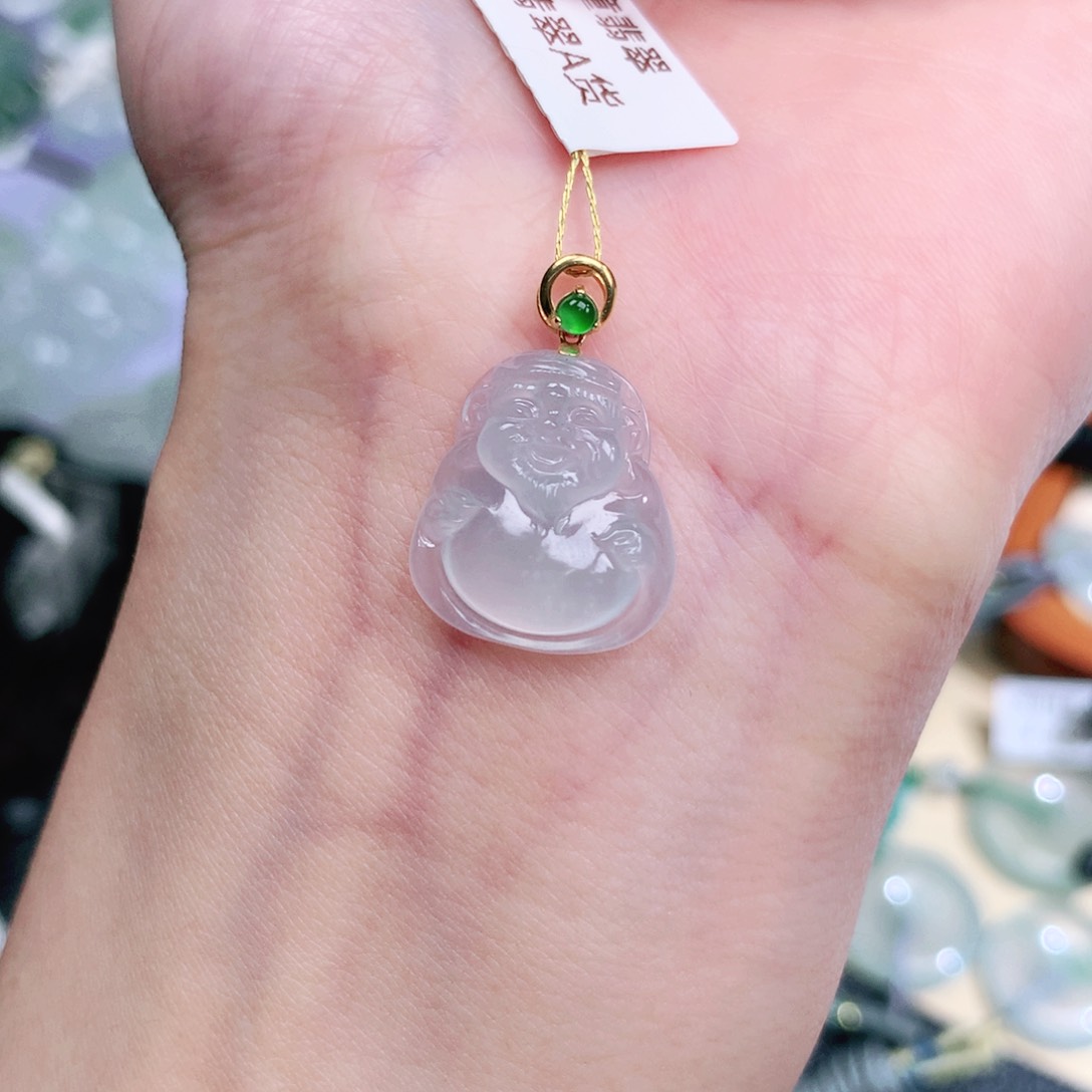 翡翠18K金镶嵌颈饰财神爷