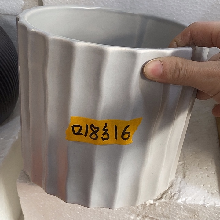 陶盆有孔 瑕疵针孔漏釉介意勿拍 口高