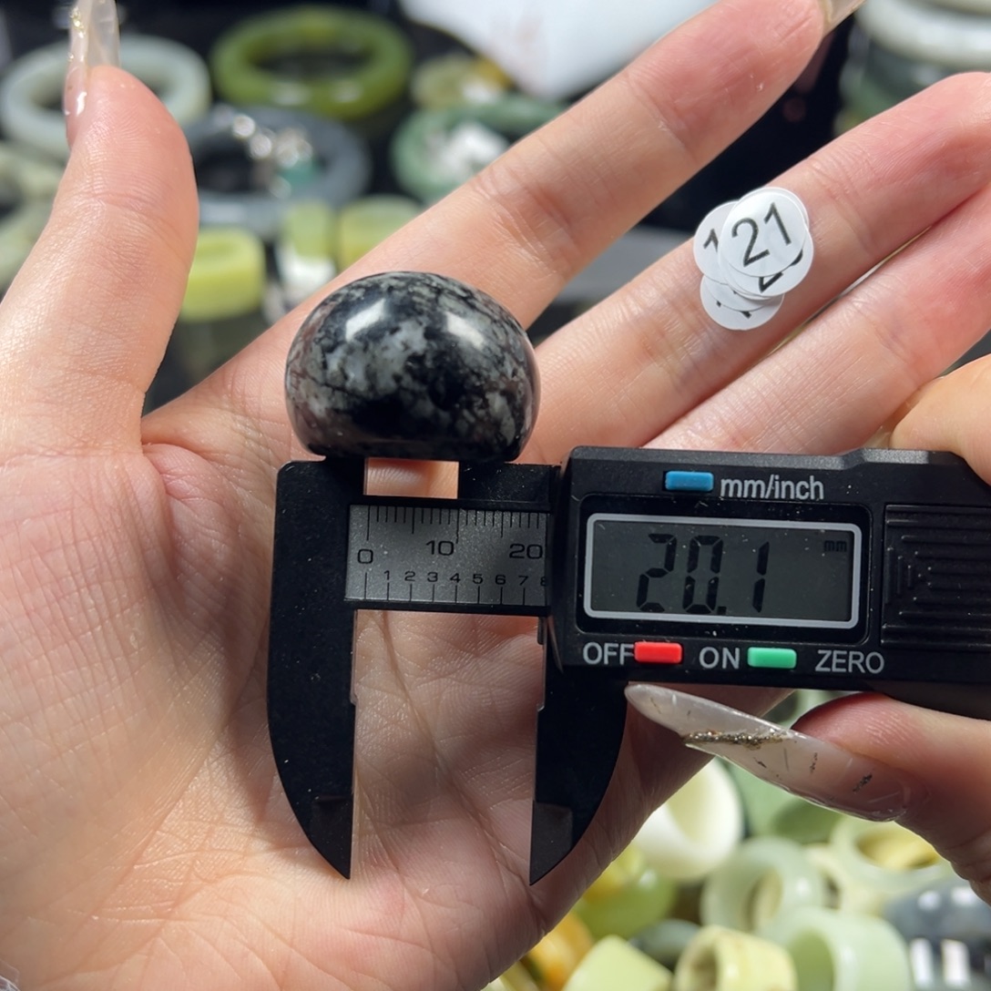 蛇纹石玉未镶嵌戒指