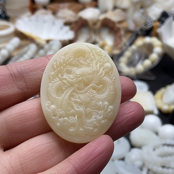 非金属贝壳玉化黄龙牌