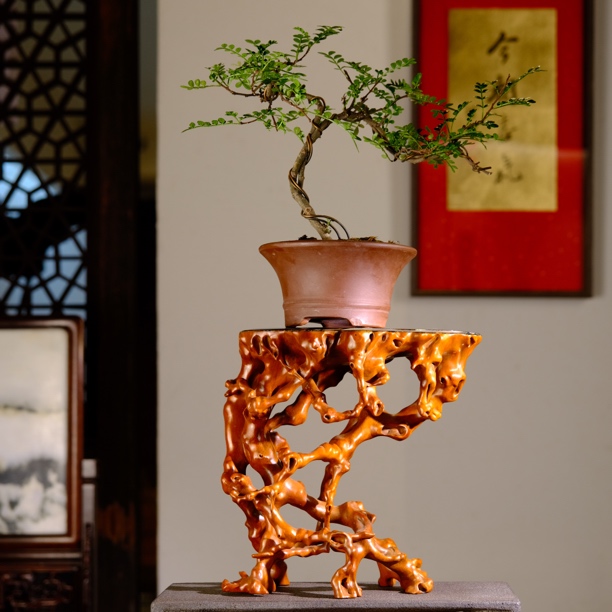 古意根雕花几摆架