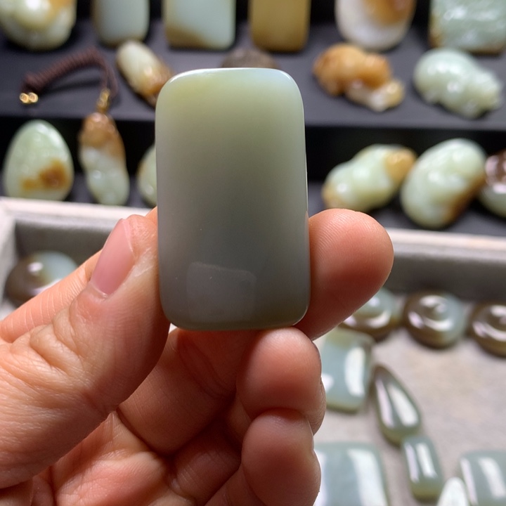 和田玉（糖玉）颈饰未镶嵌