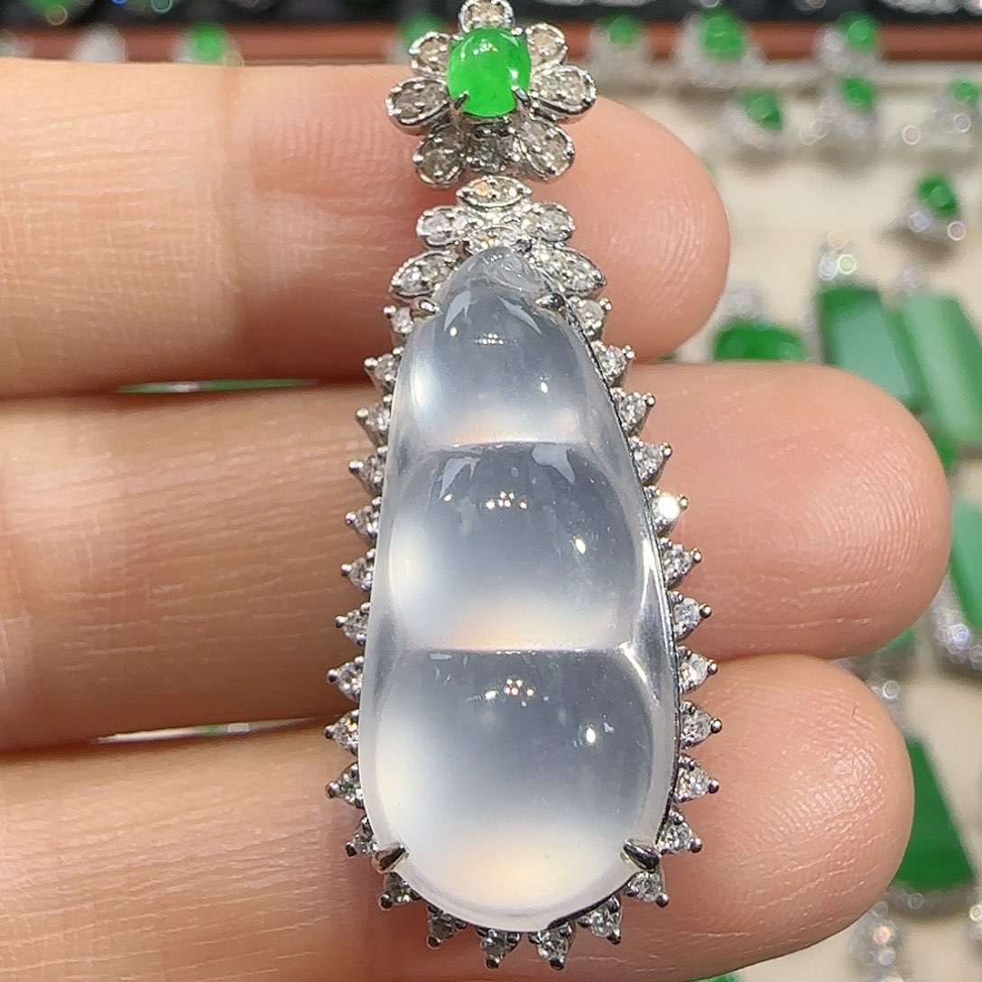 翡翠吊坠(不含链)18K金镶嵌