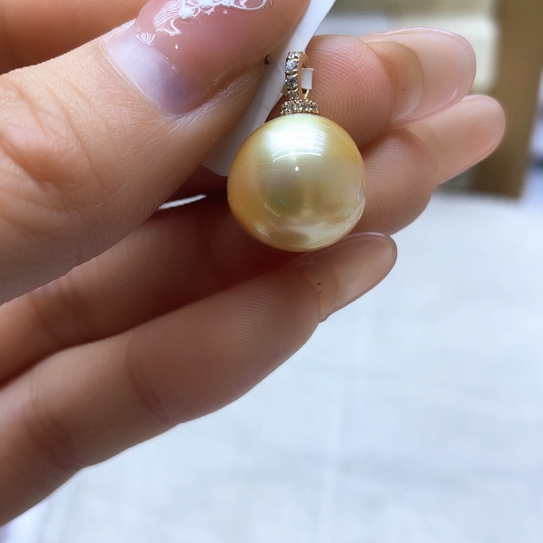 海水珍珠颈饰18K金镶嵌