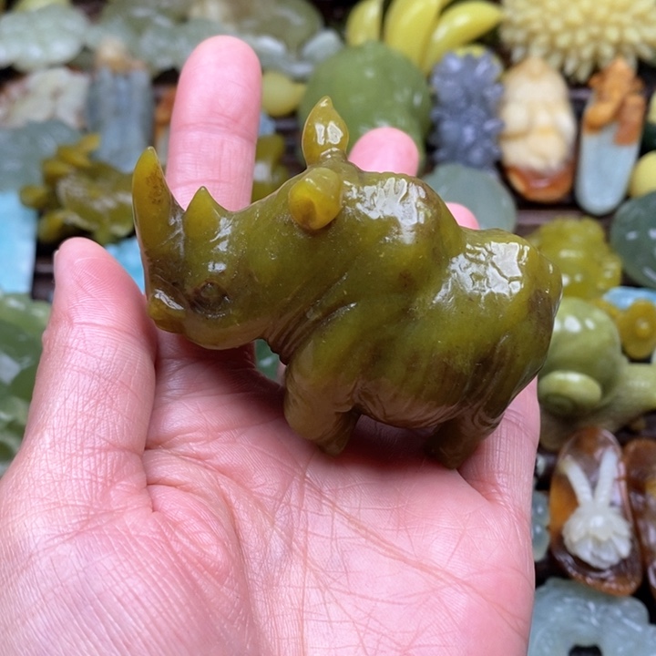 蛇纹石玉手把未镶嵌