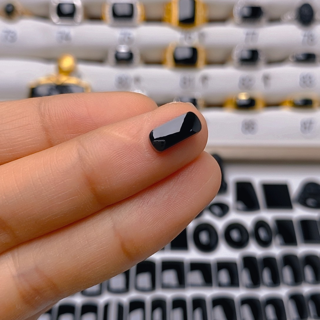 翡翠戒指未镶嵌戒面