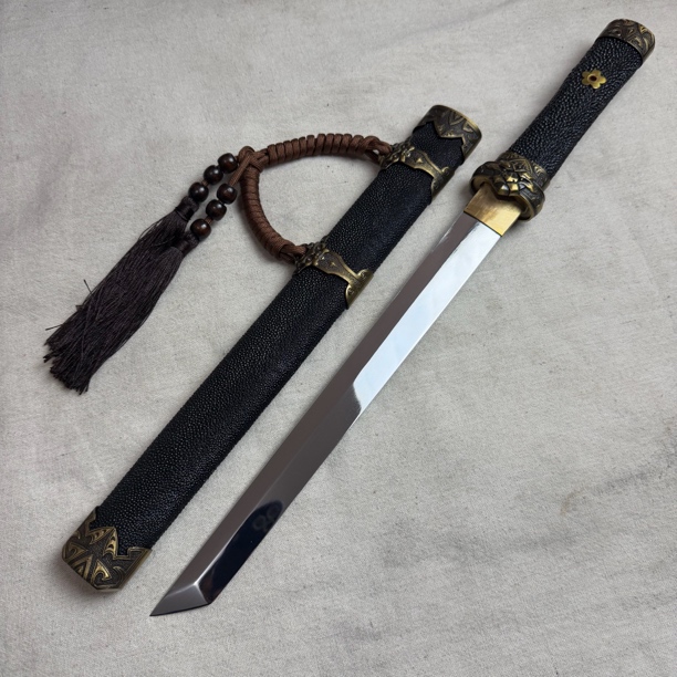 3256。龙泉昊天宝宝剑锋钢鱼皮唐横刀铜装未开刃