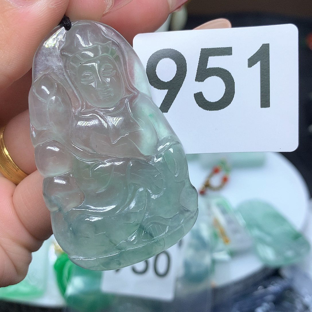 翡翠吊坠(赠链)未镶嵌