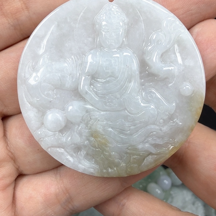 翡翠挂件未镶嵌翡翠