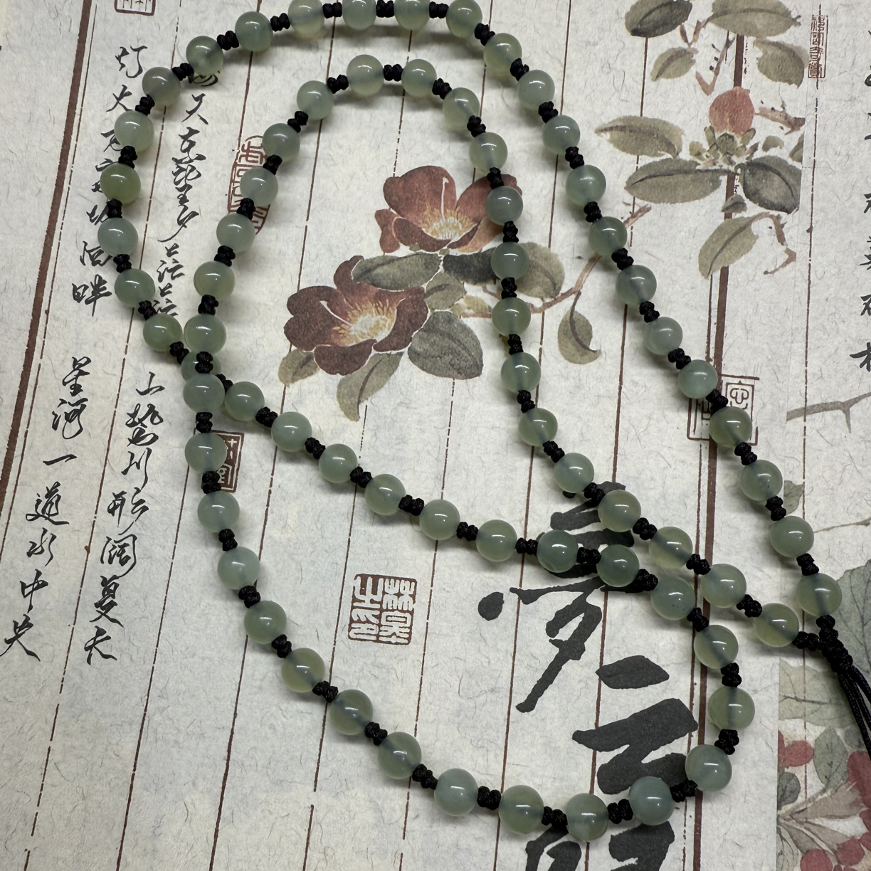 岫玉全珠链淡绿色