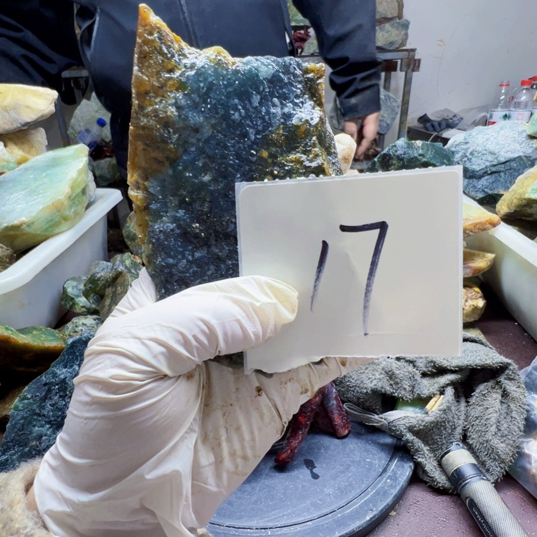 岫玉原石未镶嵌岫玉