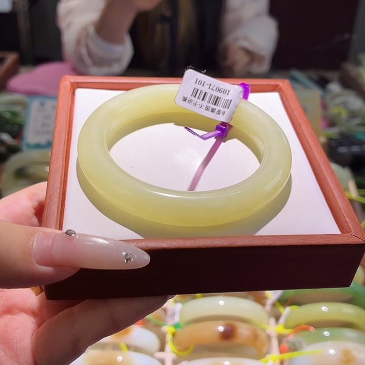 和田玉未镶嵌手镯56.1。20