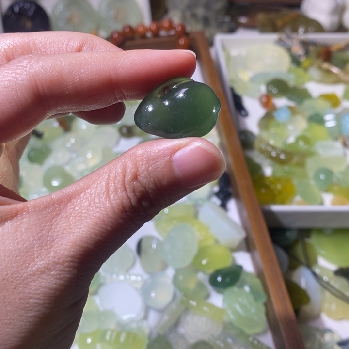 蛇纹石玉合金颈饰