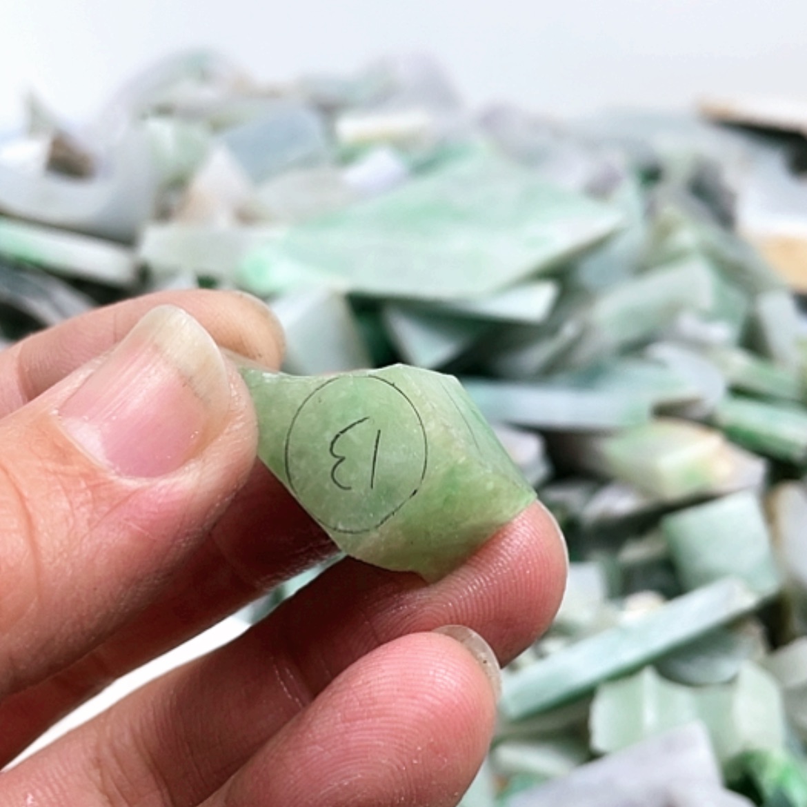 【闪购商品】翡翠颈饰未镶嵌A货