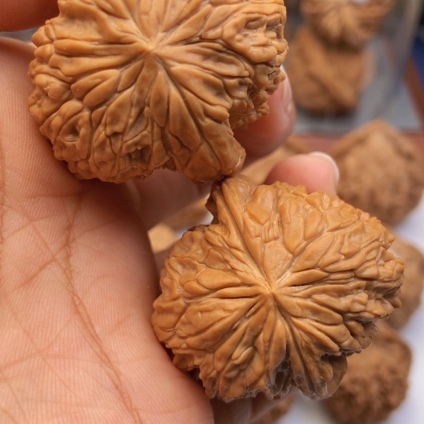 【闪购商品】文玩核桃把件38暴雪