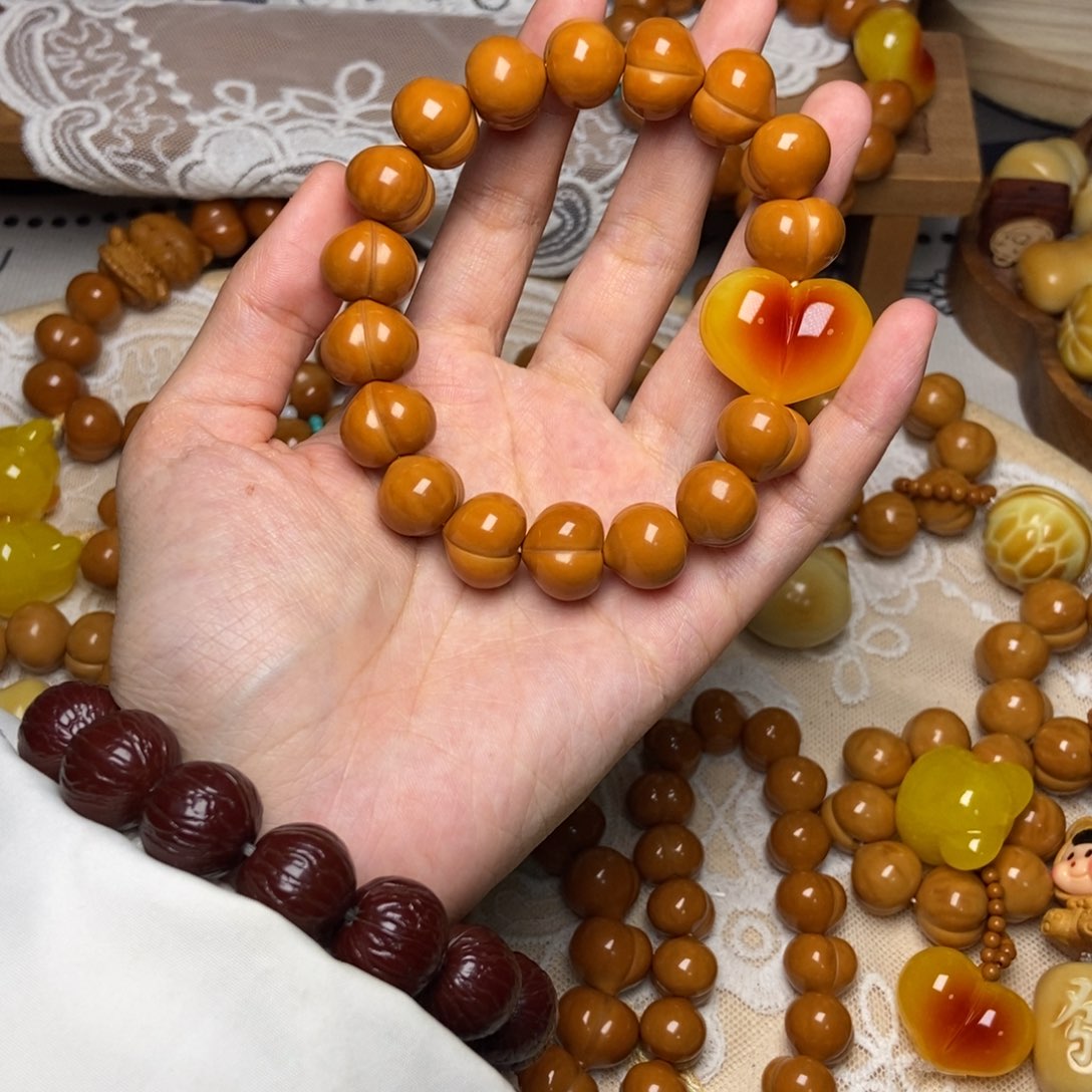 菠****猴头核桃吊坠屁桃玻璃底卡16