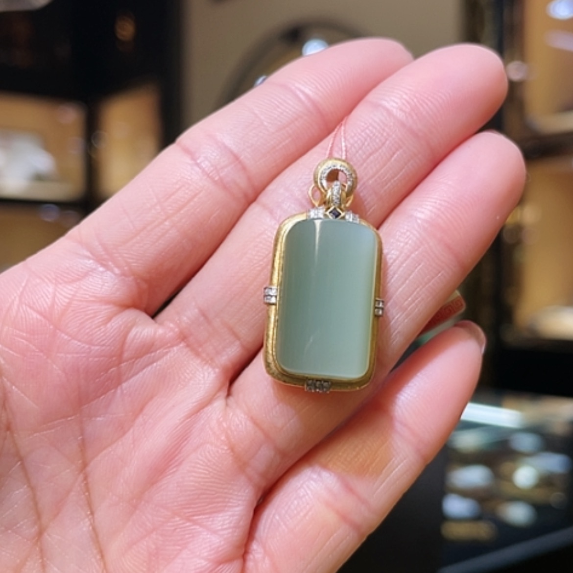 【闪购商品】和田玉颈饰18K金镶嵌平安牌