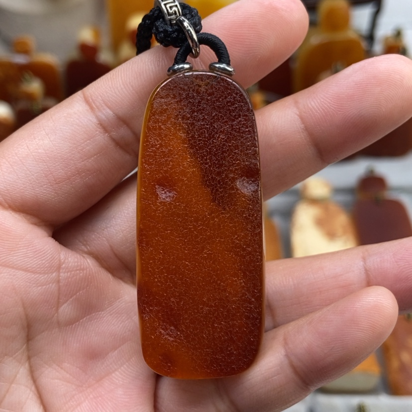 【闪购商品】琥珀颈饰未镶嵌